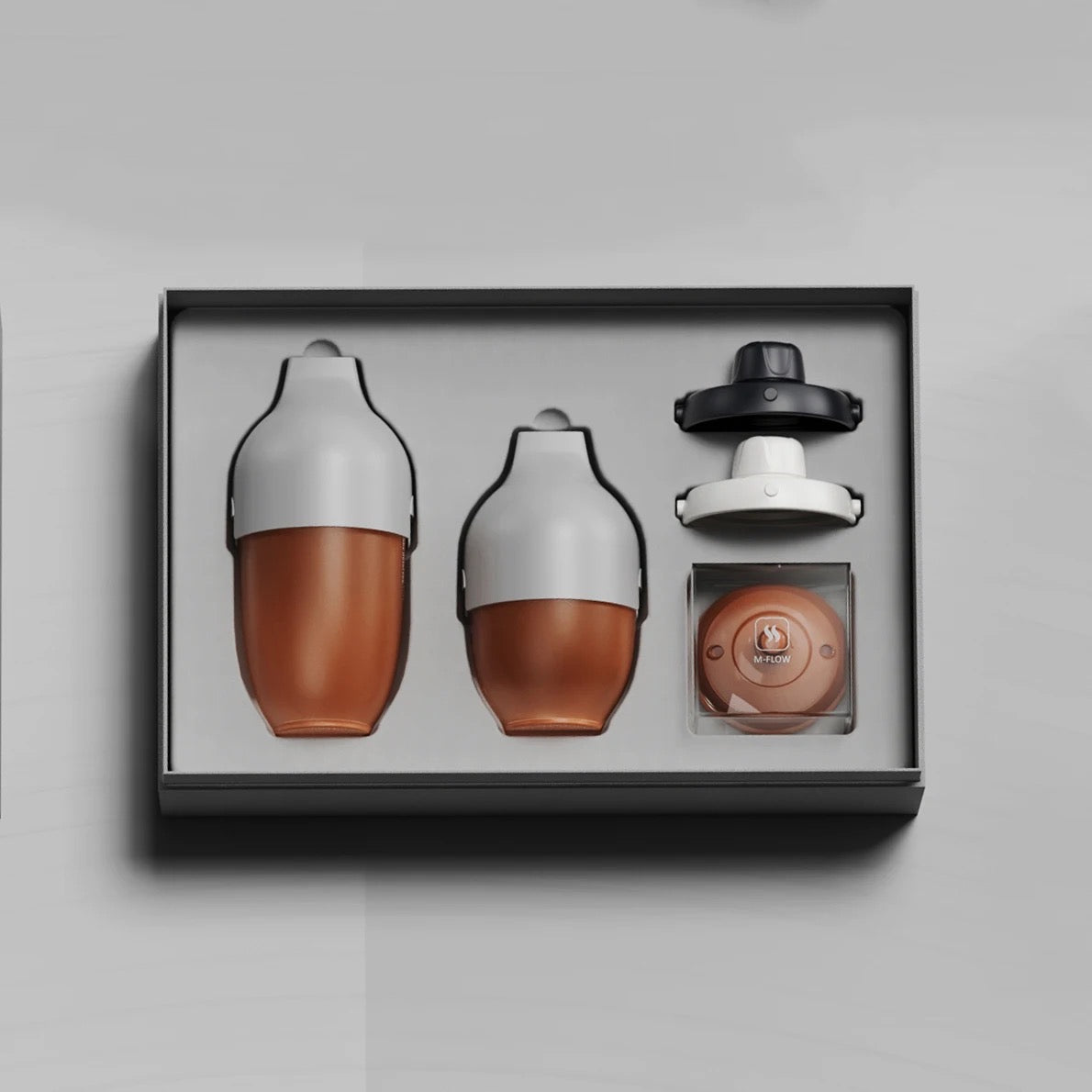 Praktisches Starter Set mit Babyflaschen und Aufbewahrungsdeckeln