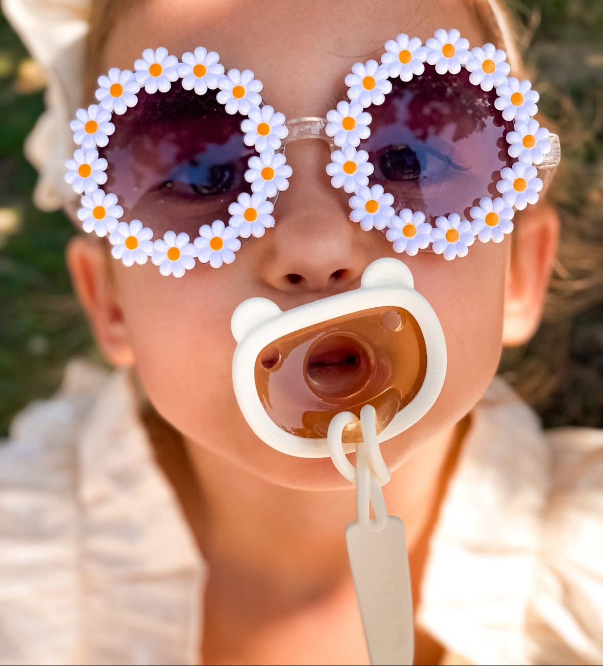 Beruhigender Schnuller mit Tag und Nacht Design für Babys