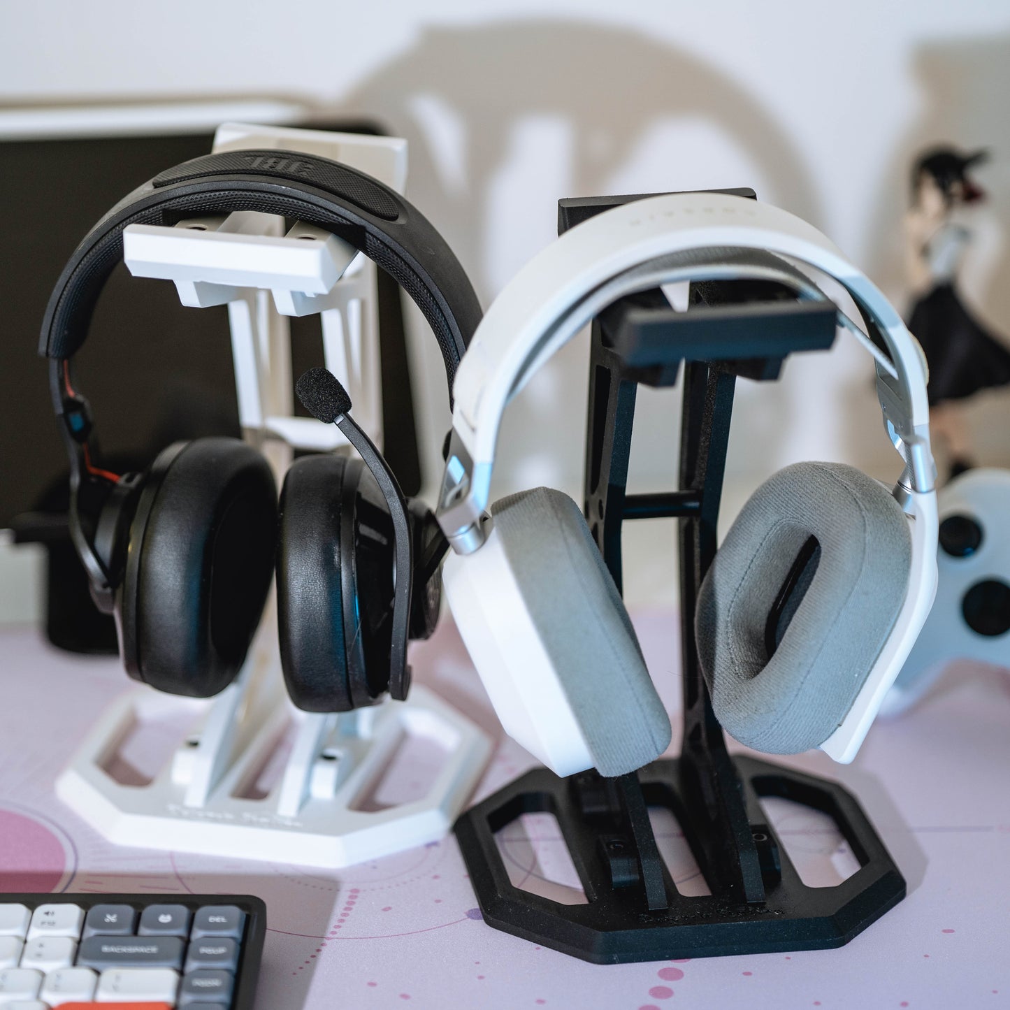 Stylischer Headphone Stand im Industrial Design für Gaming Setups
