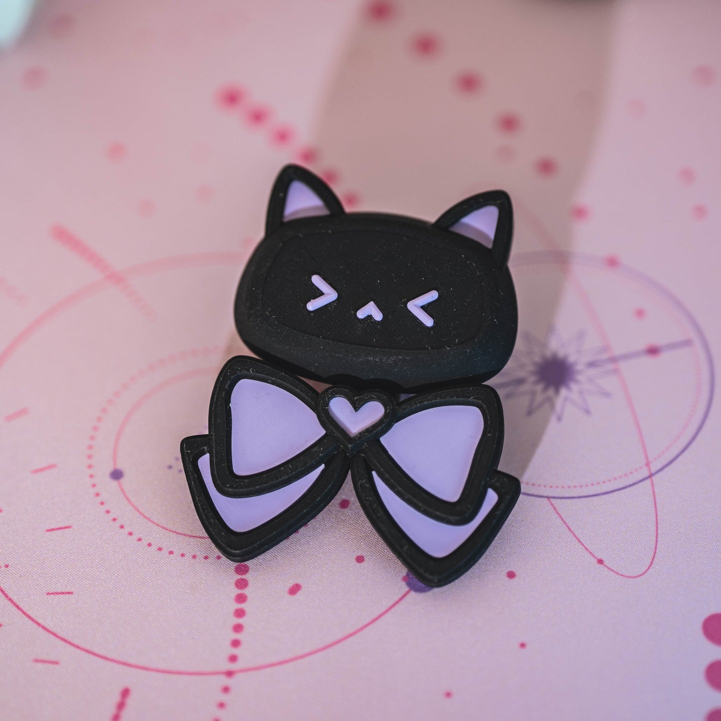 Personalisierbares Katzen-Accessoire für Kopfhörerständer