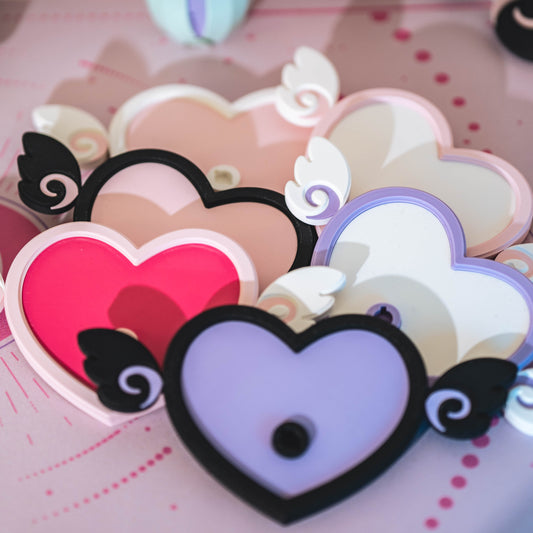 Herzförmiges Accessoire zum Personalisieren von Kopfhörerständern