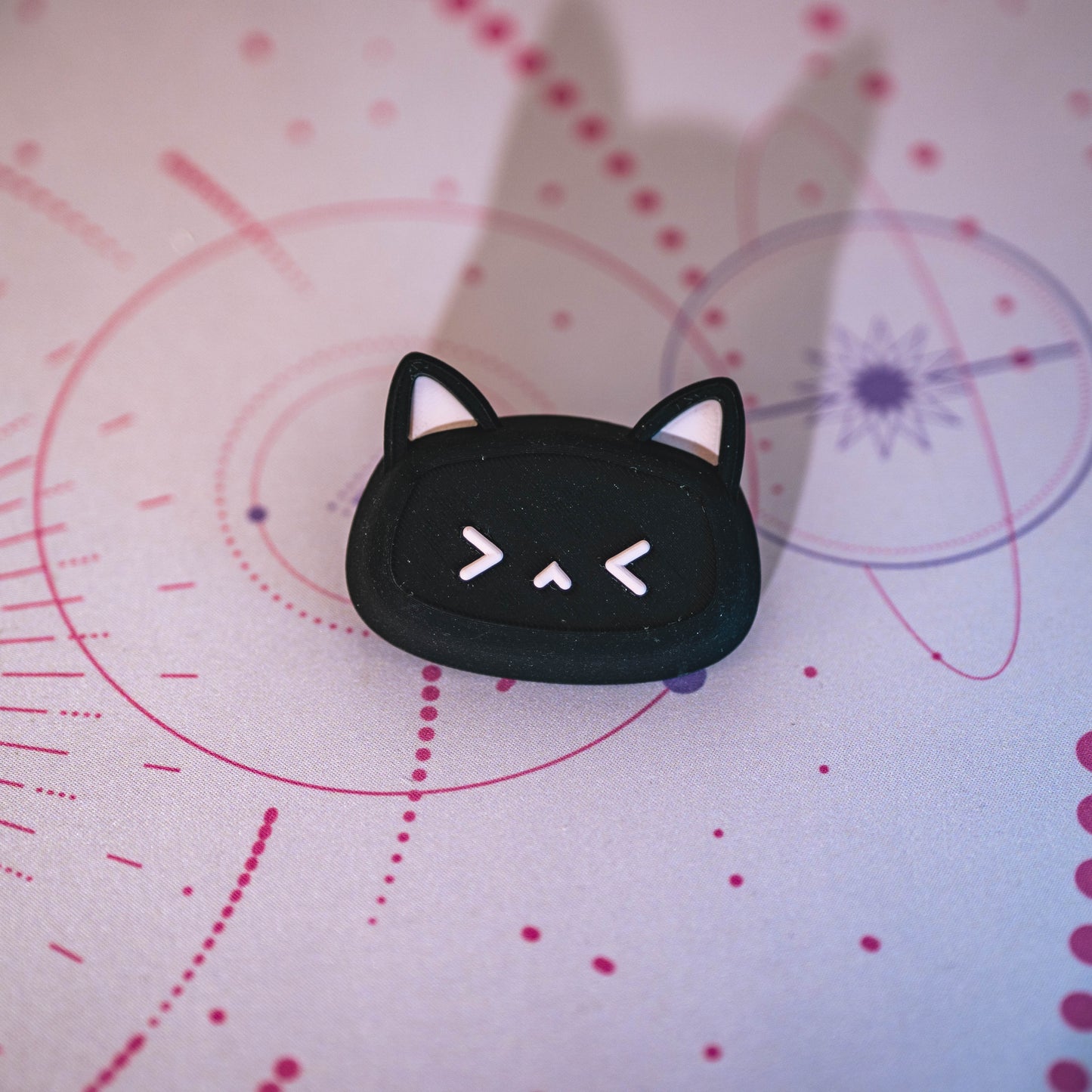 Personalisierbares Katzen-Accessoire für Kopfhörerständer