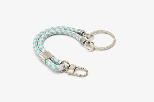 Handgefertigter Schlüsselanhänger mit Karabiner in Mint Rosa und Metalloptionen-29drops