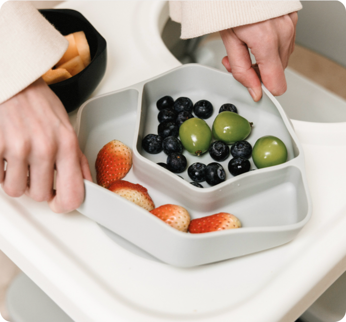 Kindgerechtes Esslerngeschirr für selbstständiges Essen lernen