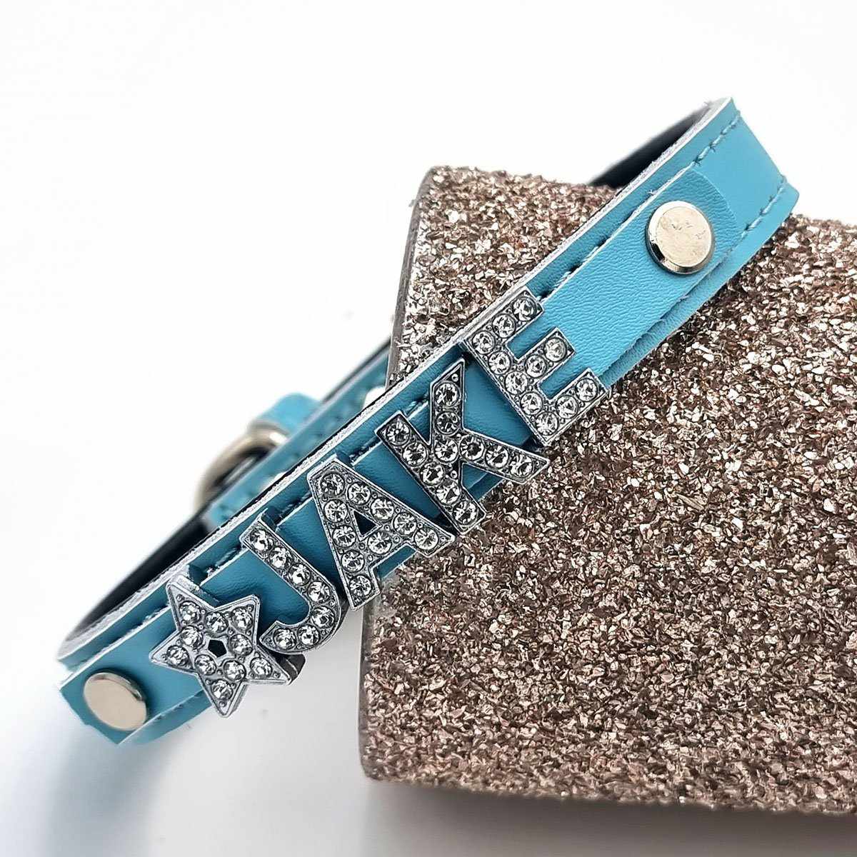 Personalisierbares Hundehalsband aus echtem Leder mit Glitzersteinen