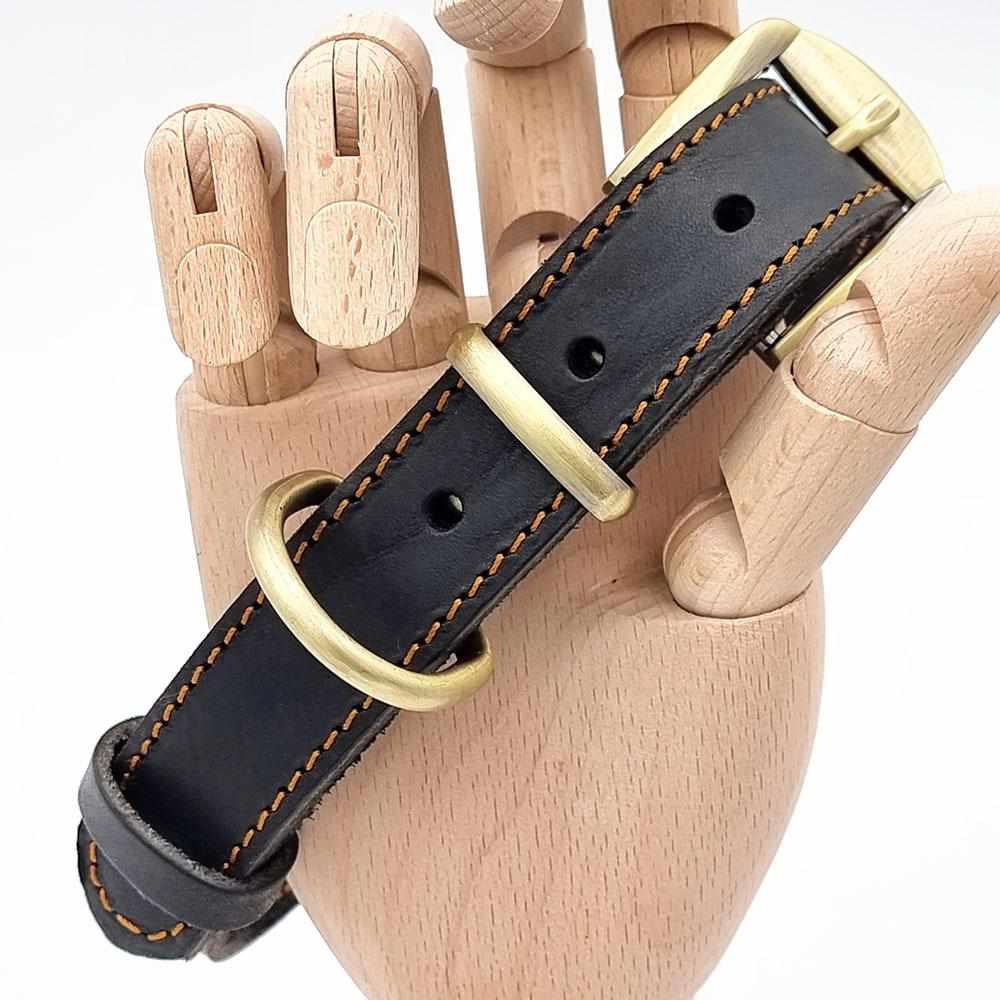 Edles Hundehalsband aus Rindsleder mit personalisierter Gravur