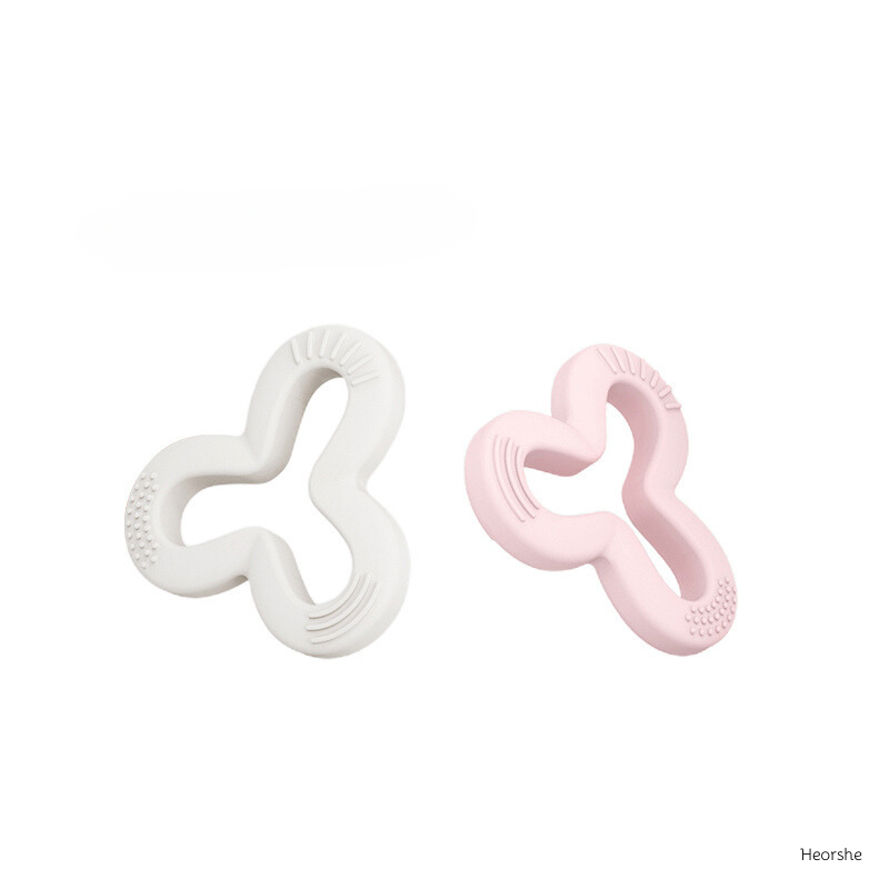 Sanfter Kleeblatt Beißring für schmerzende Babyzähnchen