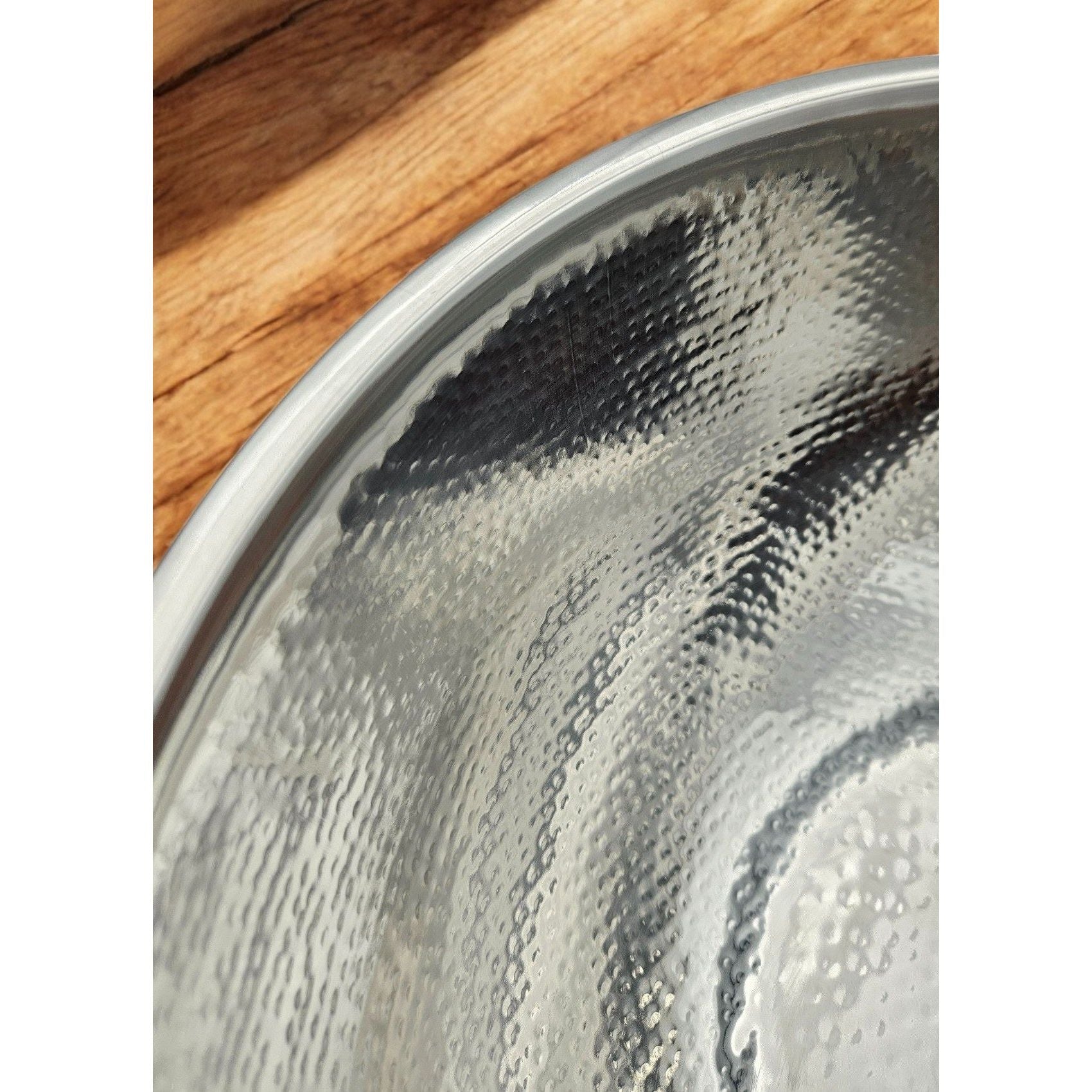 Runder Flaschenkühler aus Edelstahl mit Hammerschlagoptik