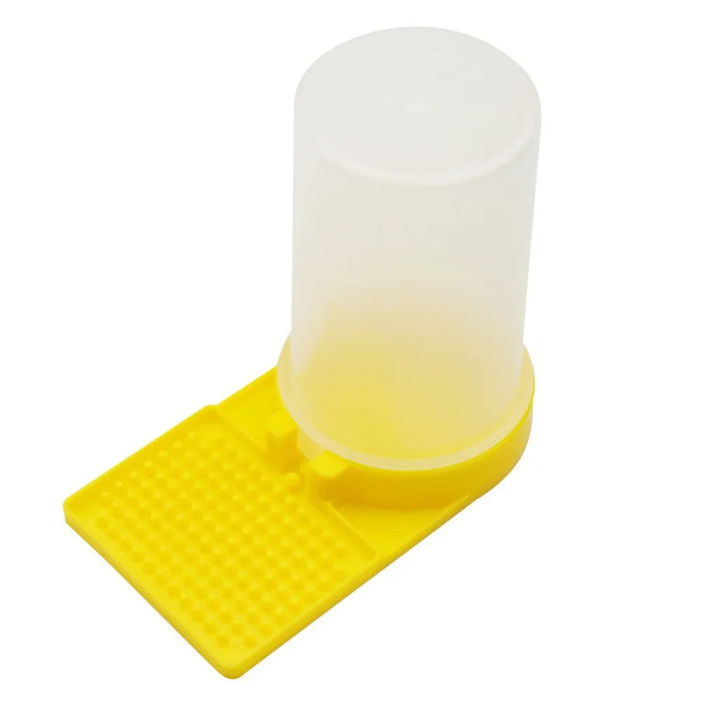 Pflanzlicher Bienenstock-Wasserfeeder für Imker - Einfach und Praktisch