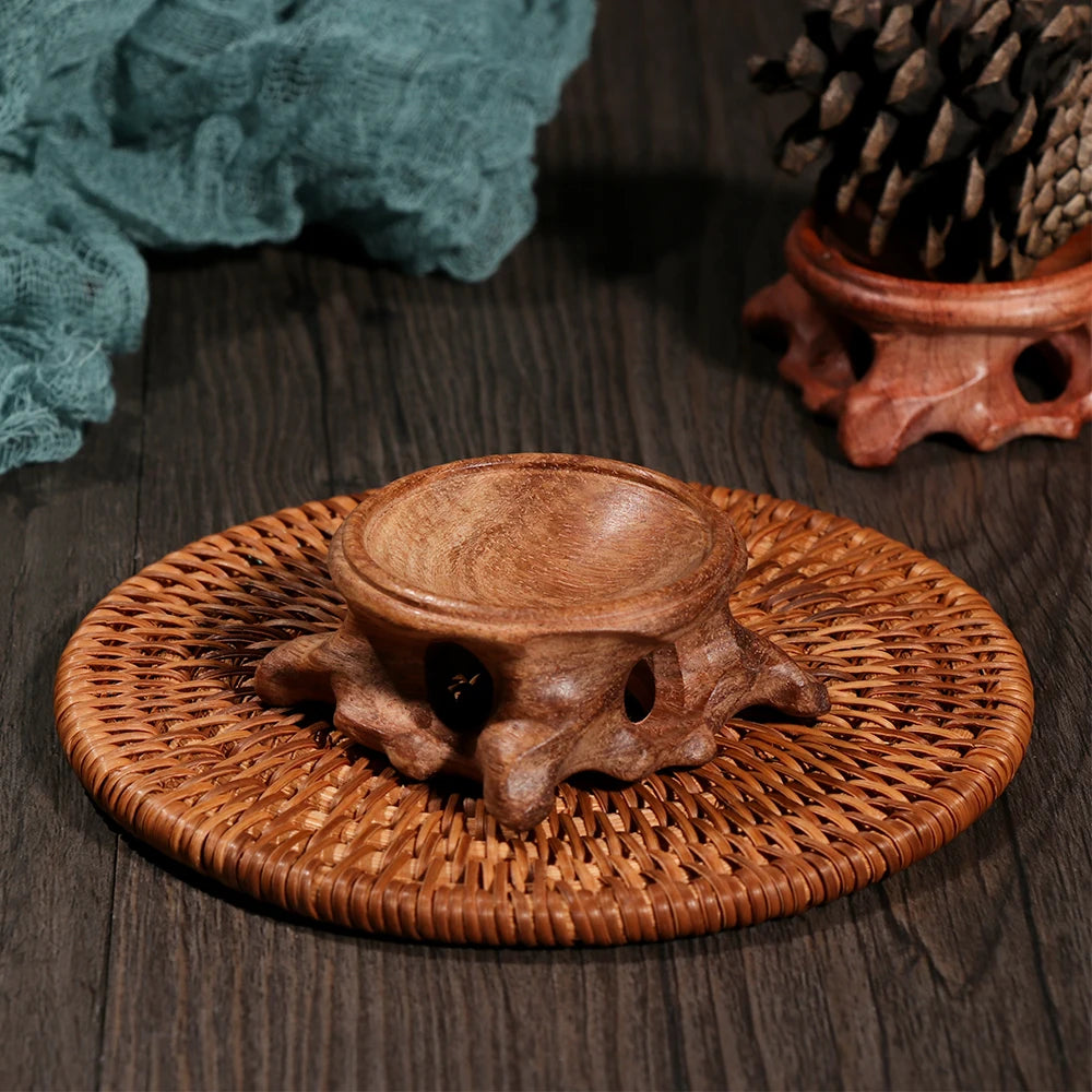 Moderner Holzhalter für Kristallkugeln mit einfacher Handhabung