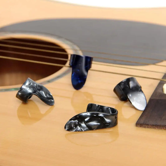 Set Daumen und Finger Plektren aus Zelluloid für akustische Gitarren