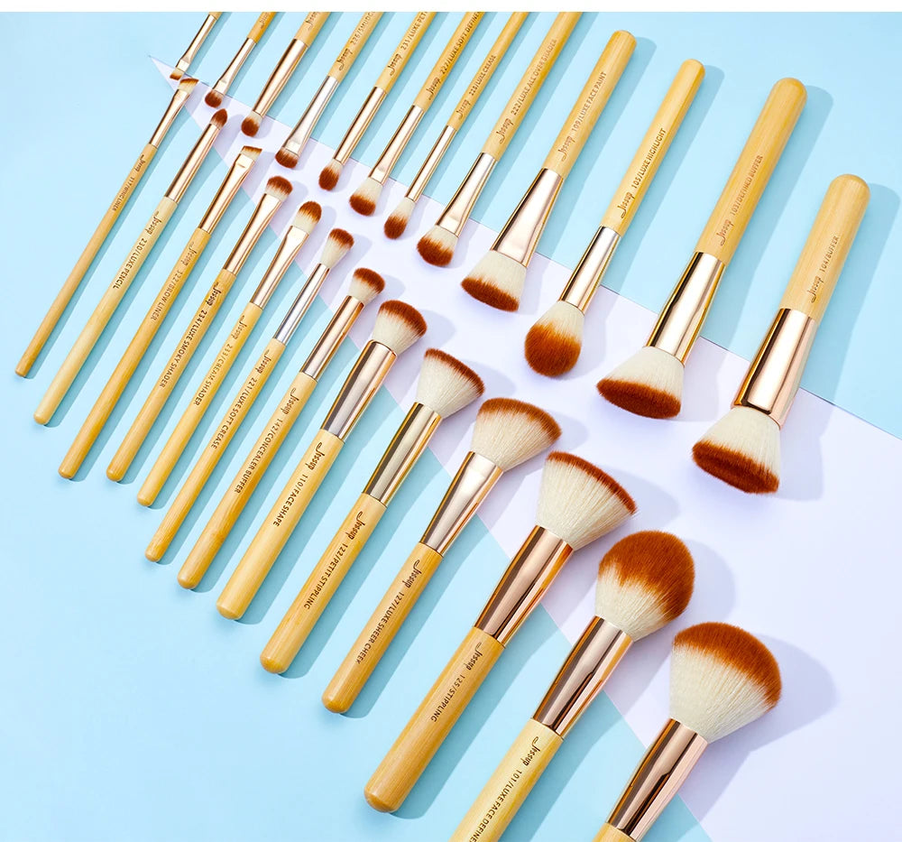 Make-Up Pinsel Set mit Bambusgriff und synthetischem Haar