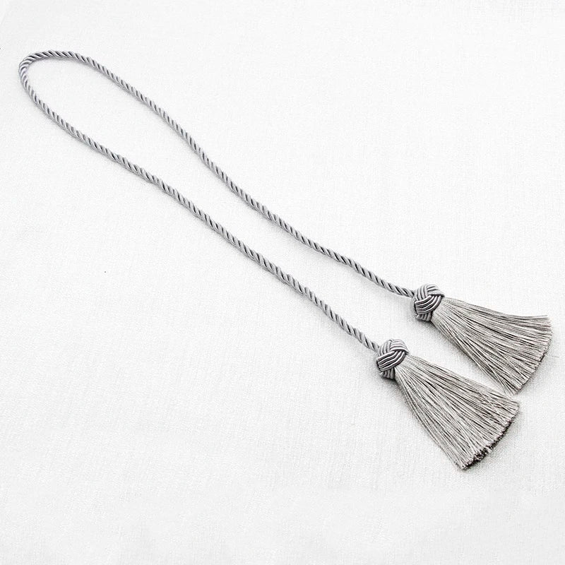 Eleganter Vorhang Raffhalter mit Quaste für stilvolle Fensterdekoration