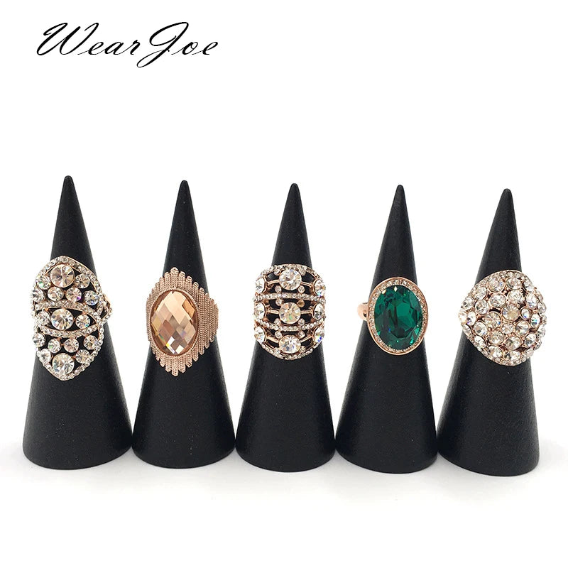 Vintage Ringhalter aus massivem Schwarzholz zur Schmuckaufbewahrung