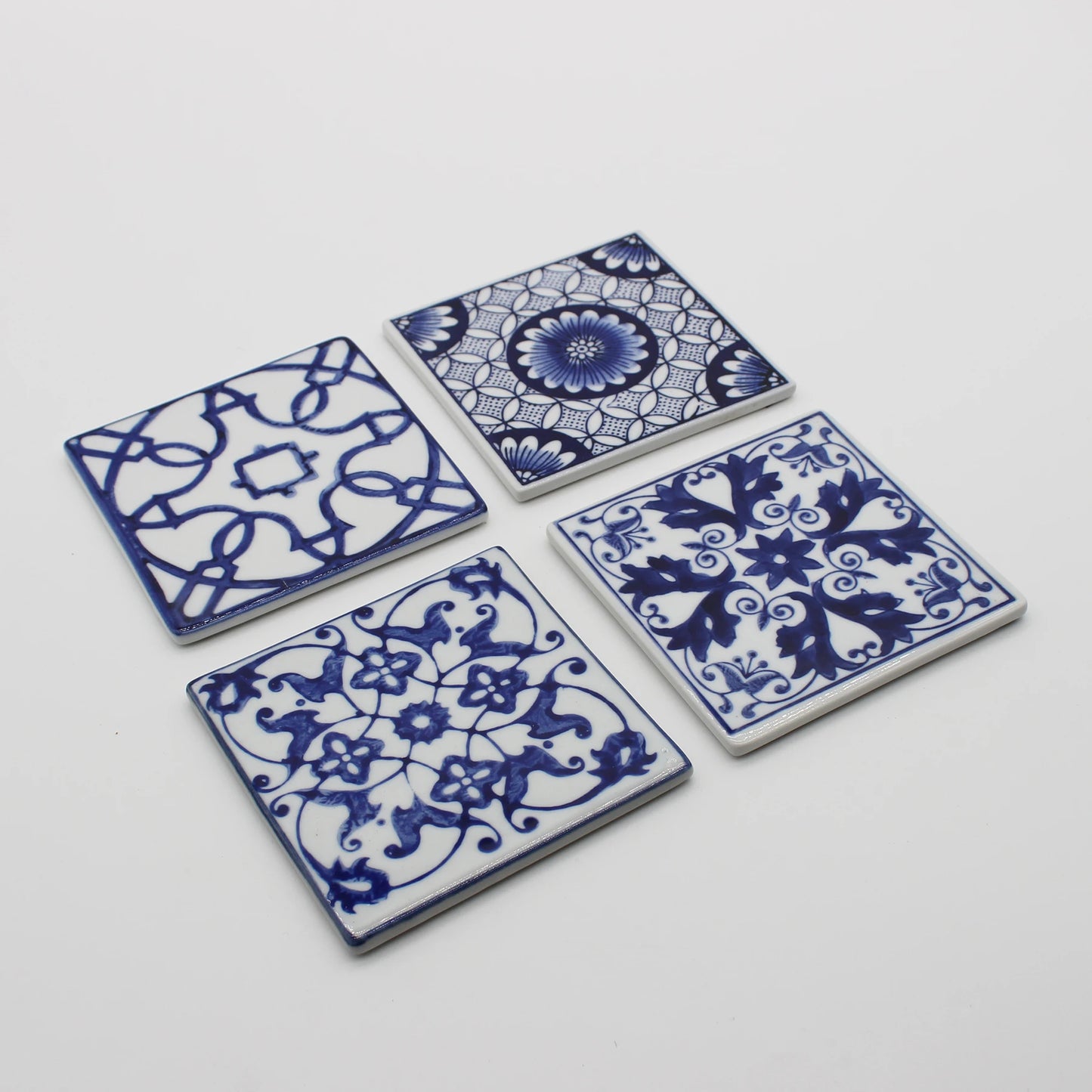 Dekorative quadratische Keramikuntersetzer 10x10 cm blau weiß