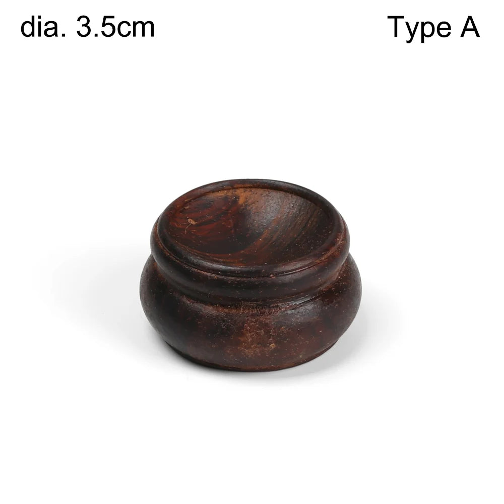 Moderner Holzhalter für Kristallkugeln mit einfacher Handhabung