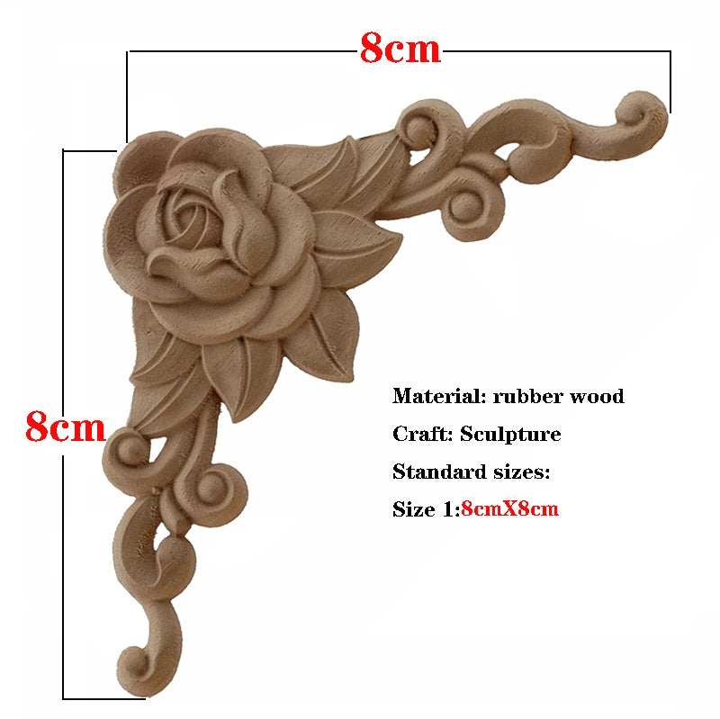 Handgeschnitzte Holzapplikation mit floralem Design