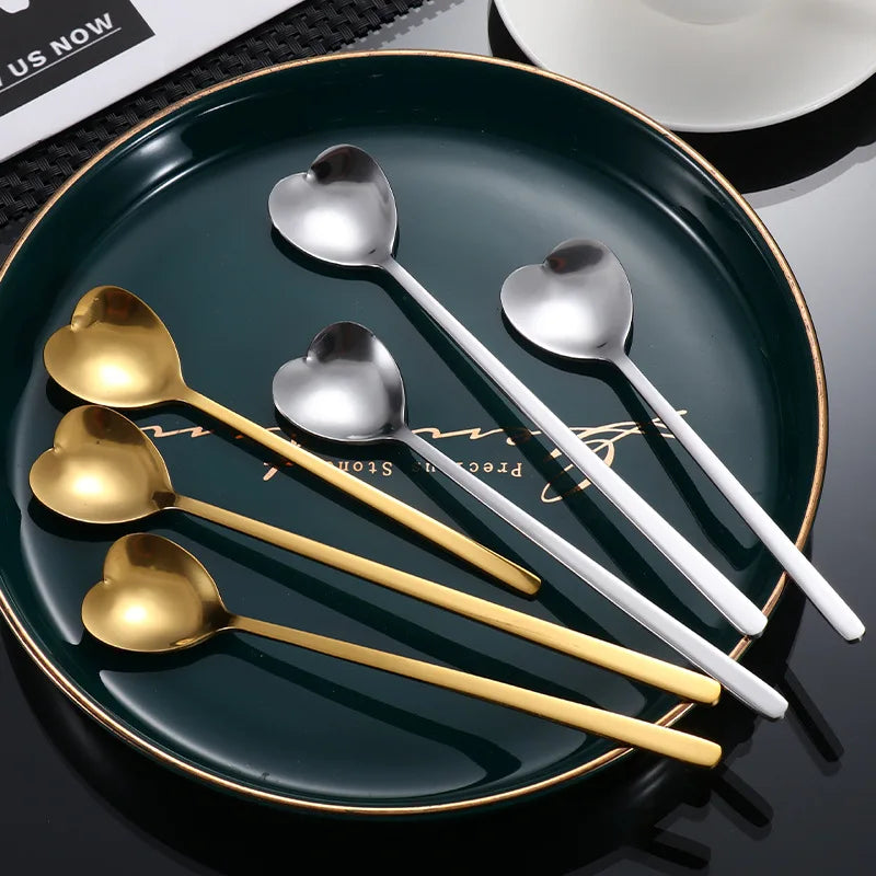 Herzförmiger Edelstahl-Löffel – stilvoll & langlebig, Silber/Gold, 13,5–17 cm