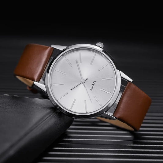 Elegante Quarzuhr mit braunem Lederband für Männer – Casual Stil 24cm