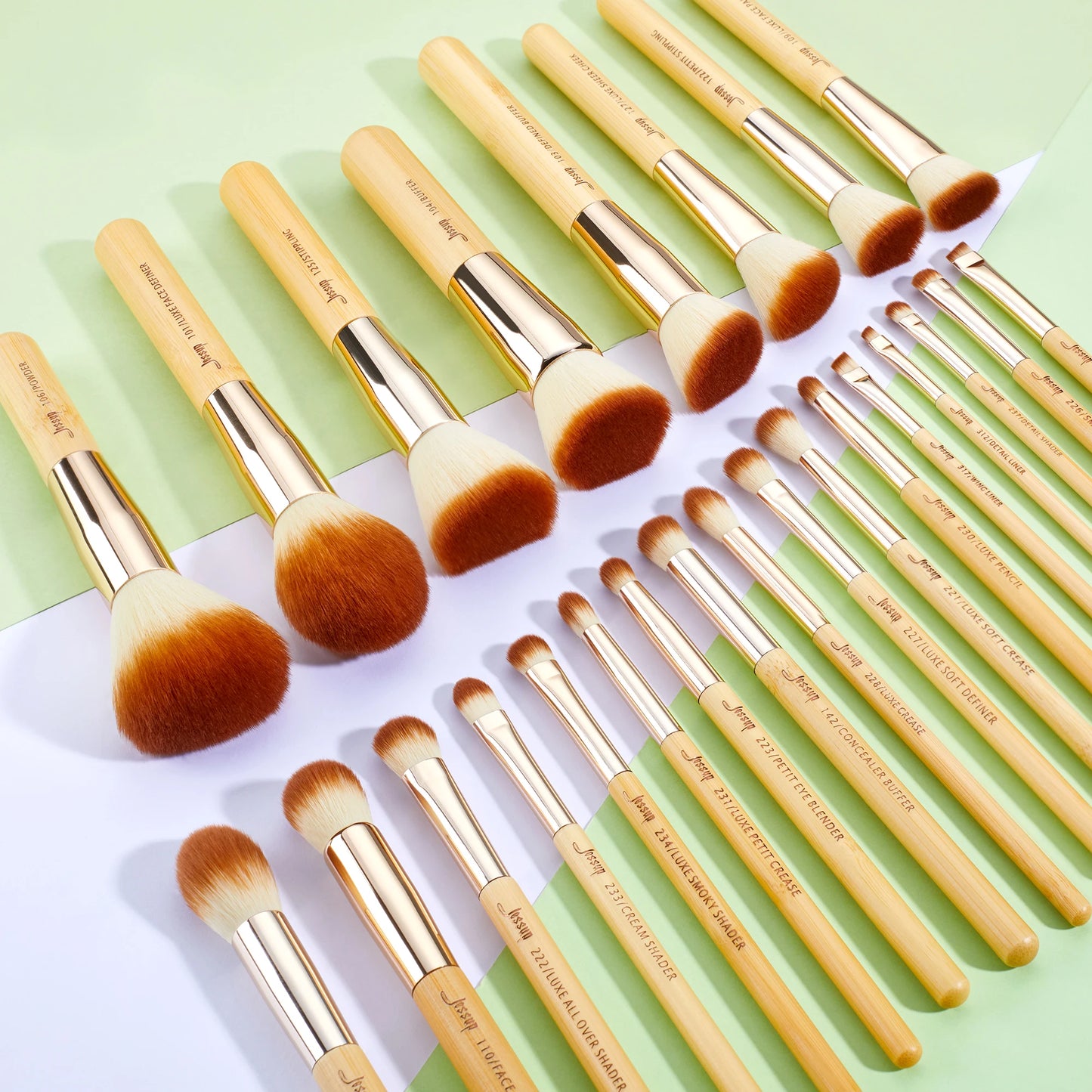 Make-Up Pinsel Set mit Bambusgriff und synthetischem Haar