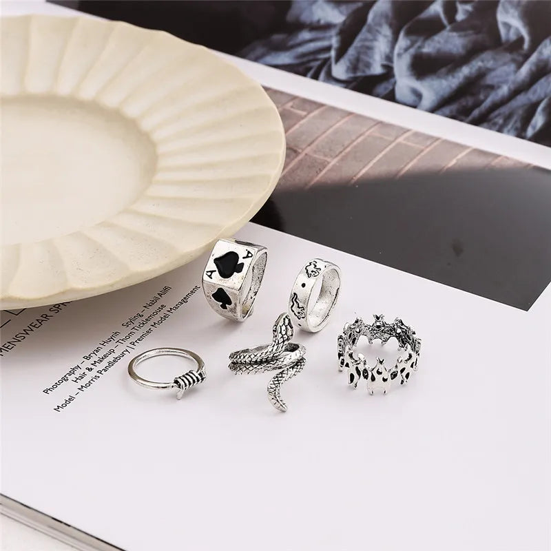 Vintage Silberfarbene Herzschmuck Ringe Set für Damen und Herren