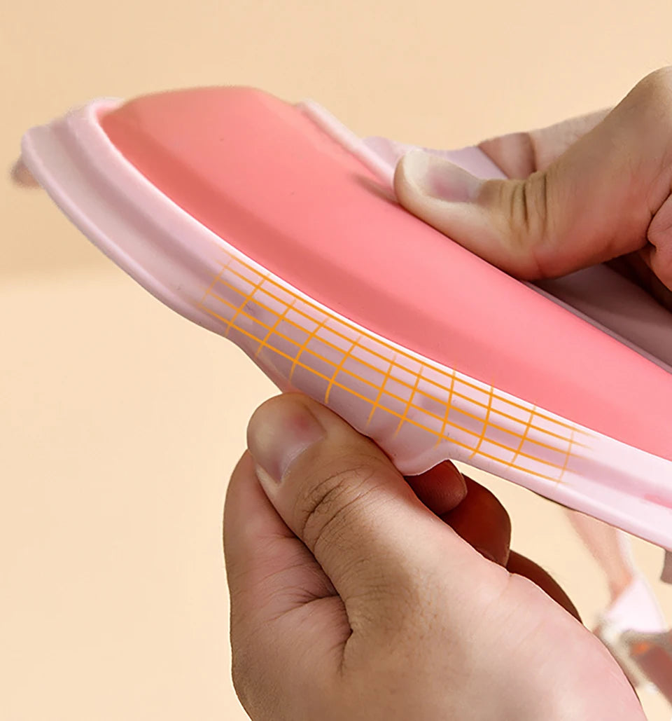 Stressfreies Baby-Baden: Einstellbare Shampoo Kappe mit Ohrschutz