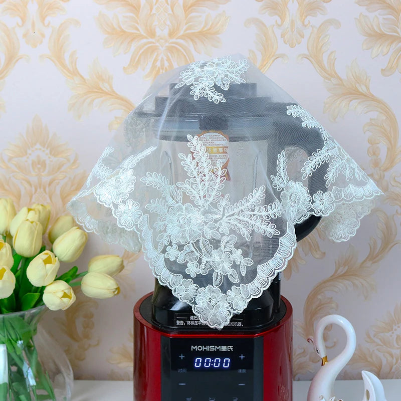 Elegantes Tischset mit europäischer Spitzenstickerei für Heimdekor