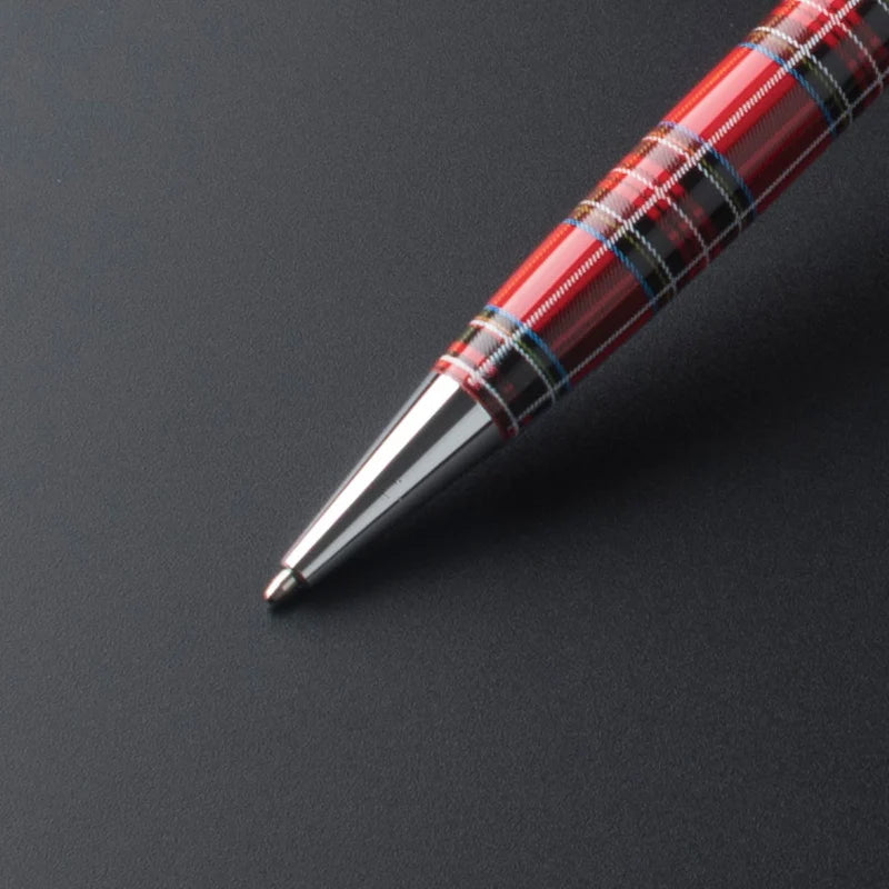 Luxuriöser Metall Kugelschreiber mit Prägemuster und 07mm Schreibspitze