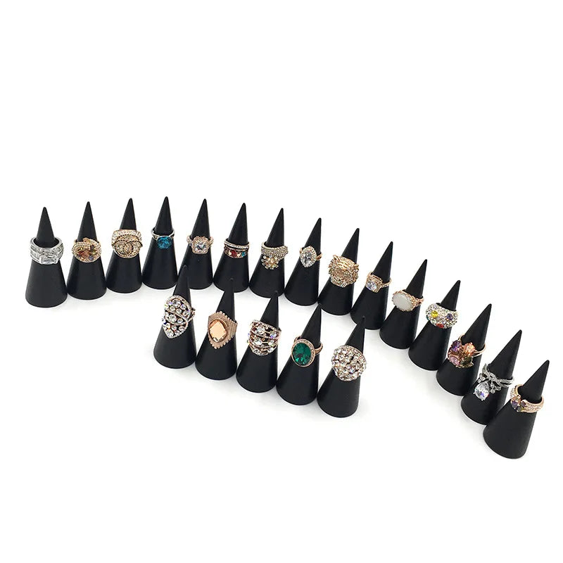 Vintage Ringhalter aus massivem Schwarzholz zur Schmuckaufbewahrung