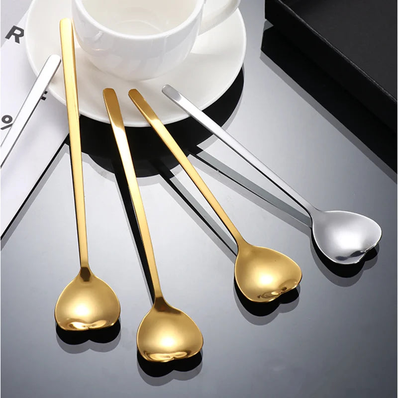 Herzförmiger Edelstahl-Löffel – stilvoll & langlebig, Silber/Gold, 13,5–17 cm