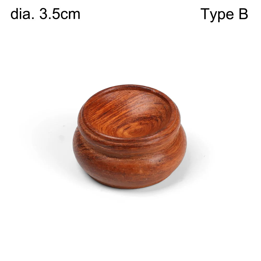 Moderner Holzhalter für Kristallkugeln mit einfacher Handhabung