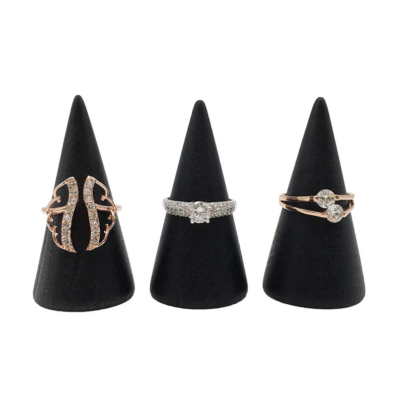 Vintage Ringhalter aus massivem Schwarzholz zur Schmuckaufbewahrung