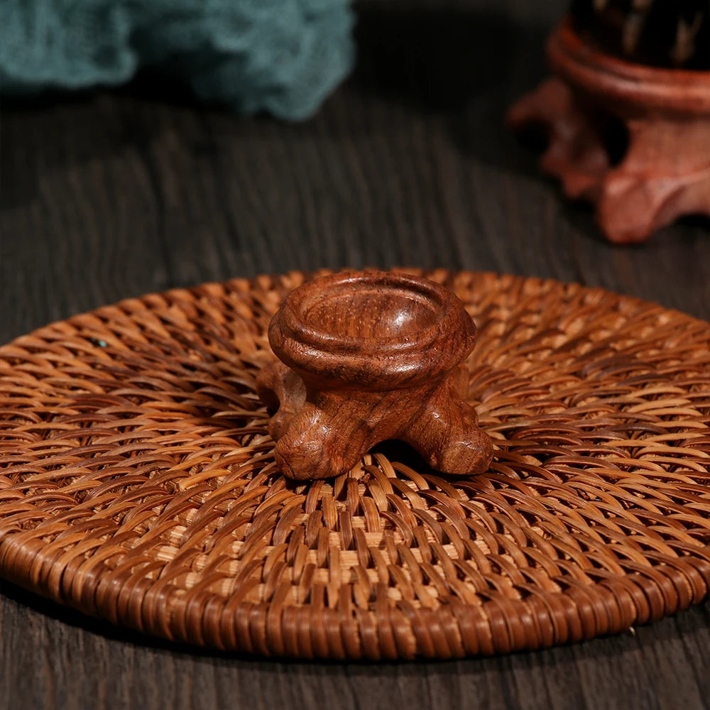 Moderner Holzhalter für Kristallkugeln mit einfacher Handhabung