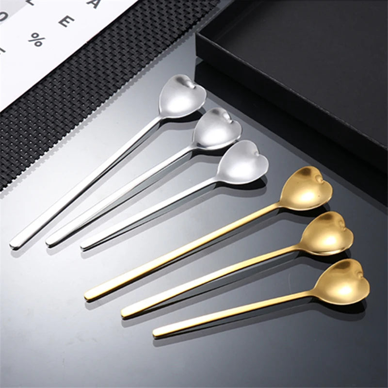 Herzförmiger Edelstahl-Löffel – stilvoll & langlebig, Silber/Gold, 13,5–17 cm