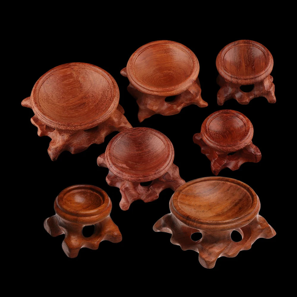 Moderner Holzhalter für Kristallkugeln mit einfacher Handhabung