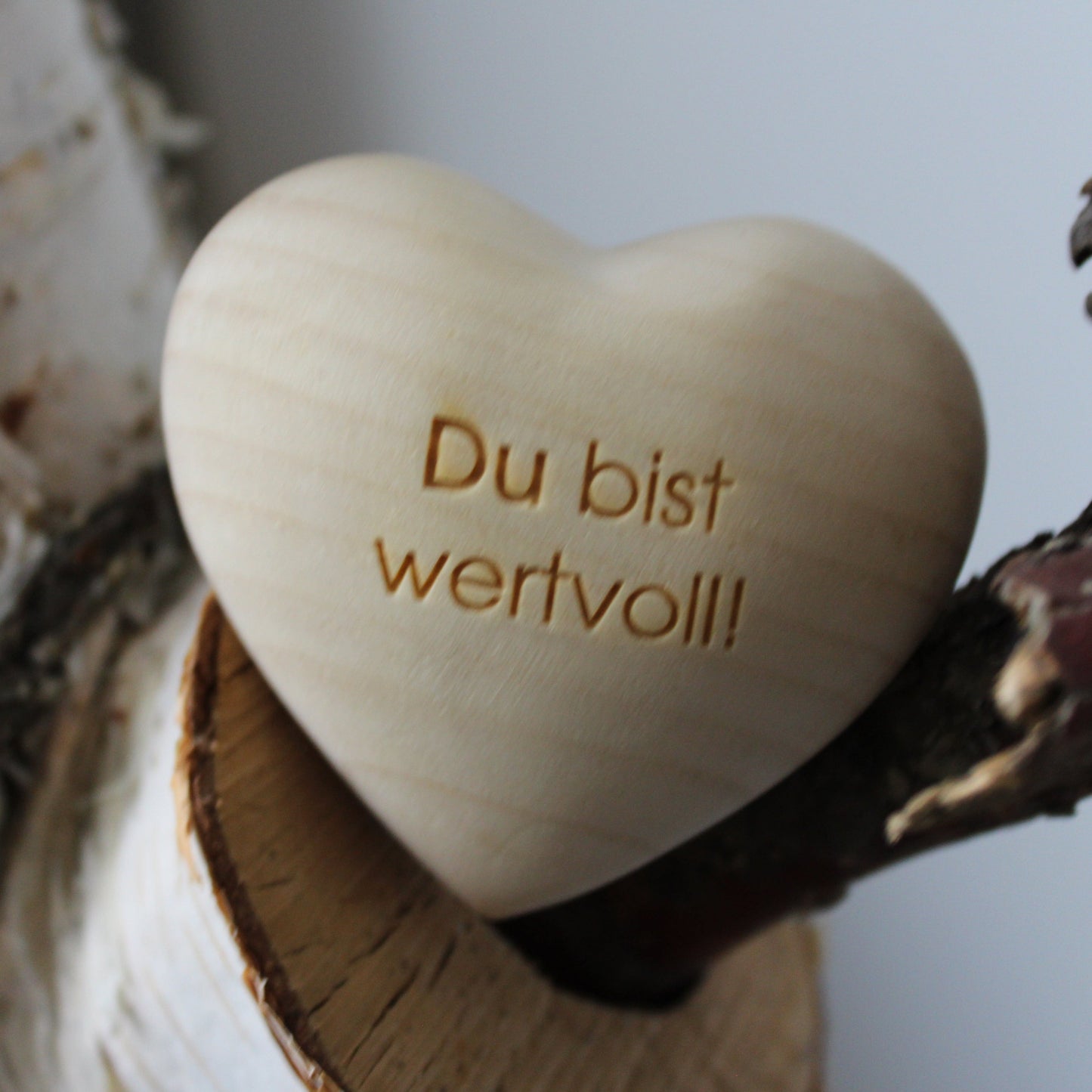 Handschmeichler aus Zirbenholz als persönliches Geschenk