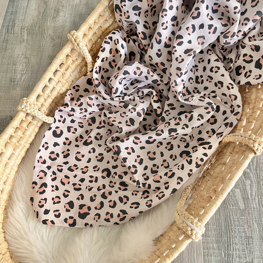 Weiches Musselintuch Leomuster für Baby und Mama