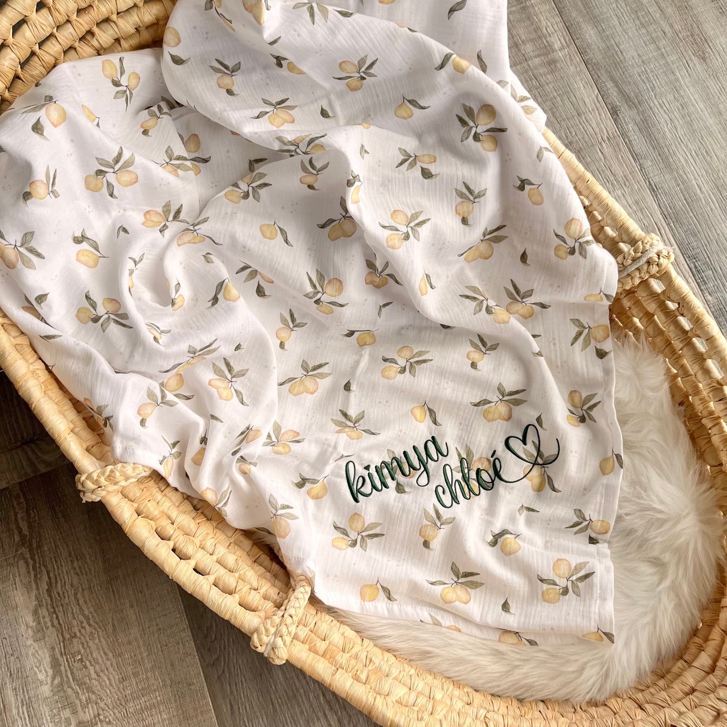 Leichtes Musselintuch aus Baumwolle mit Zitronenmotiv