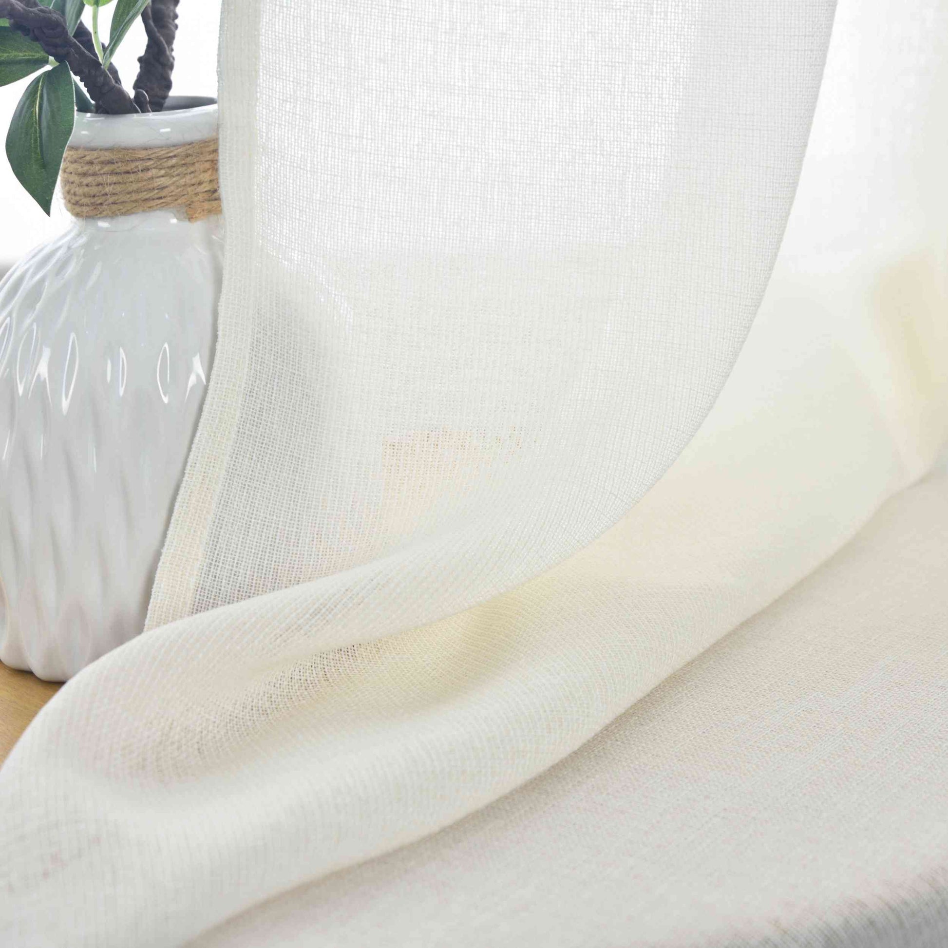 2er Set Halbtransparente Gardinen mit Ösen »Leipzig« Kettenmuster lichtdurchlässig elegante Struktur 202450-2-gardinenbox.de