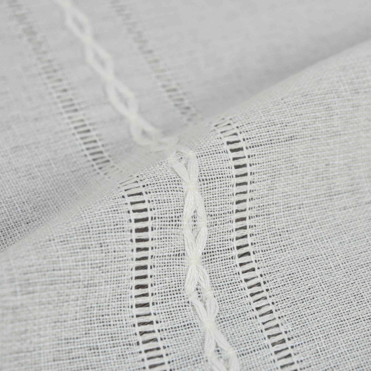 2er Set Halbtransparente Gardinen mit Ösen »Leipzig« Kettenmuster lichtdurchlässig elegante Struktur 202450-2-gardinenbox.de