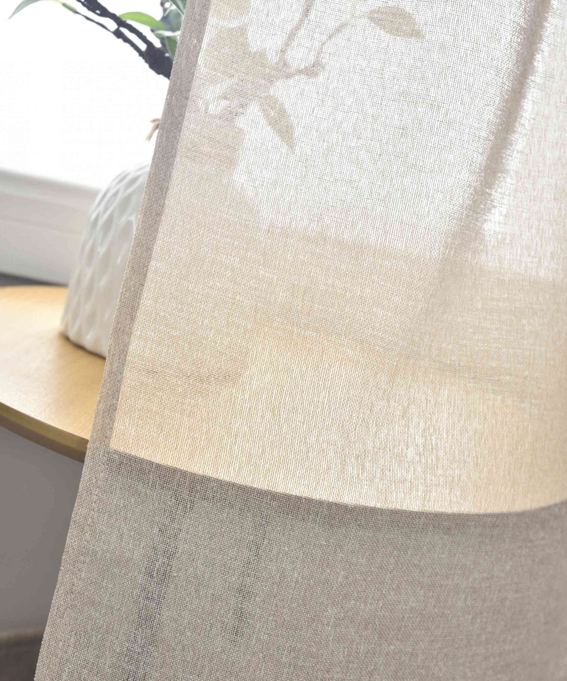 Halbtransparente Gardine mit Ösen »Leipzig« Kettenmuster lichtdurchlässig elegante Struktur 202450-gardinenbox.de