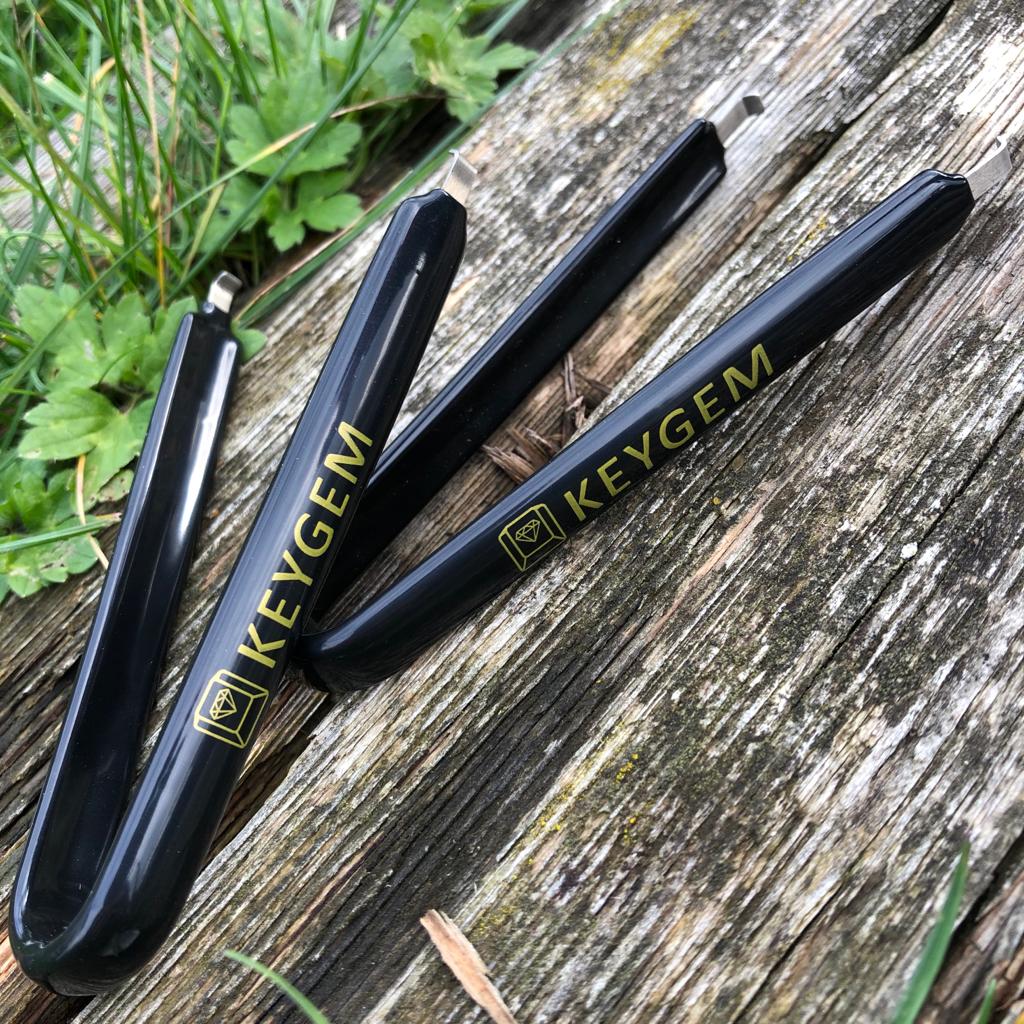 Praktischer Werkzeuggriff zum einfachen Wechseln von Schaltern