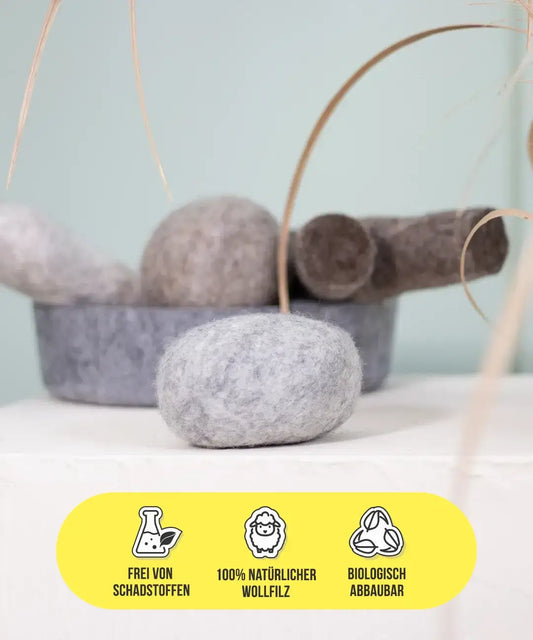 Buddy Hundespielzeug aus Wollfilz Kieselstein natürlich und schadstofffrei-BUDDY. Hundezubehör
