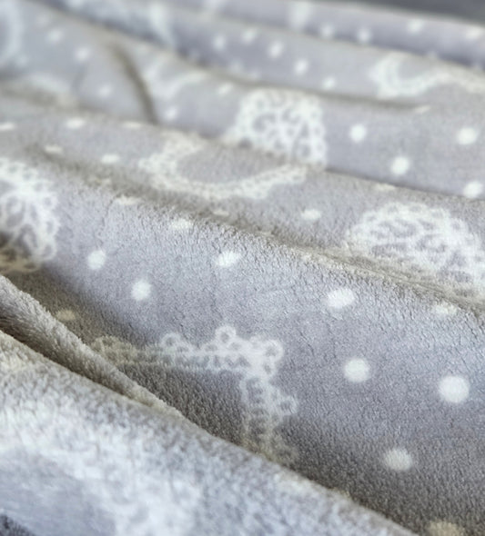 Kuscheldecke Herzen 150x200 cm Creme Grau Beige Rot Wohndecke