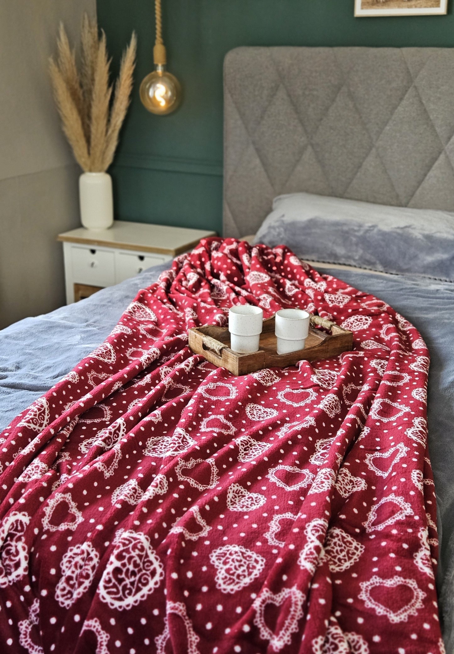 Kuscheldecke Herzen 150x200 cm Creme Grau Beige Rot Wohndecke