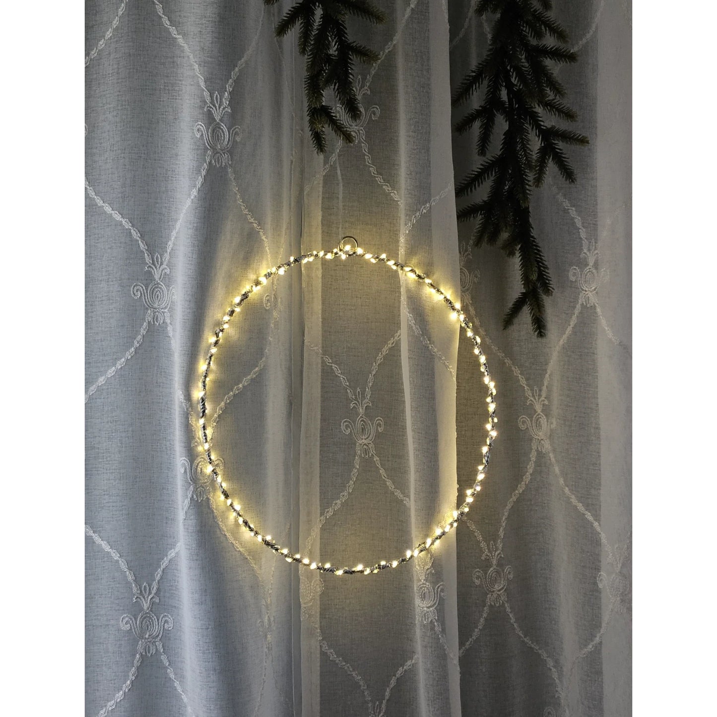 Stilvoller LED Kranz mit 120 warmweißen LEDs und Timerfunktion