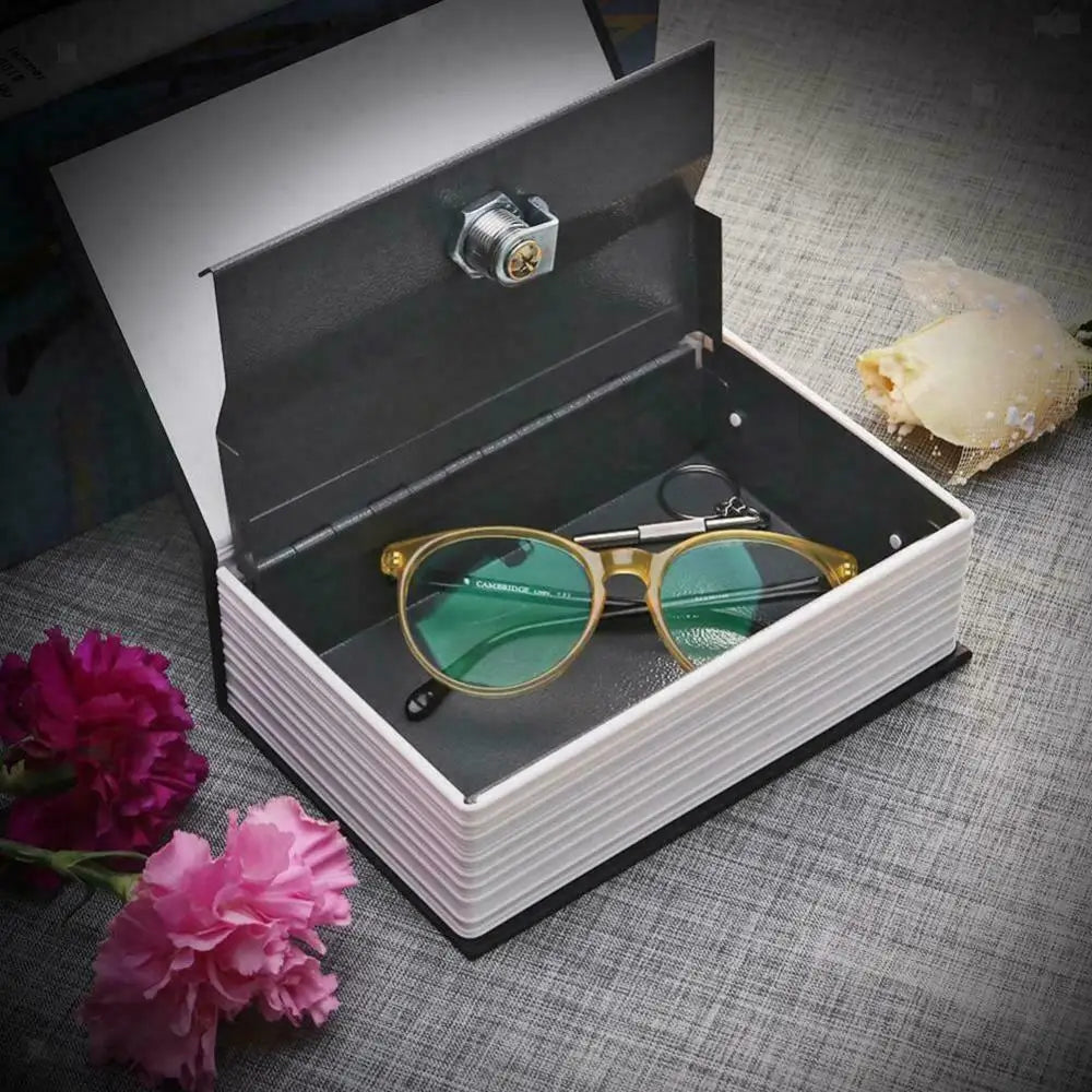 Wörterbuch Versteck Buch als sicherer Safe mit Schloss und Schlüssel