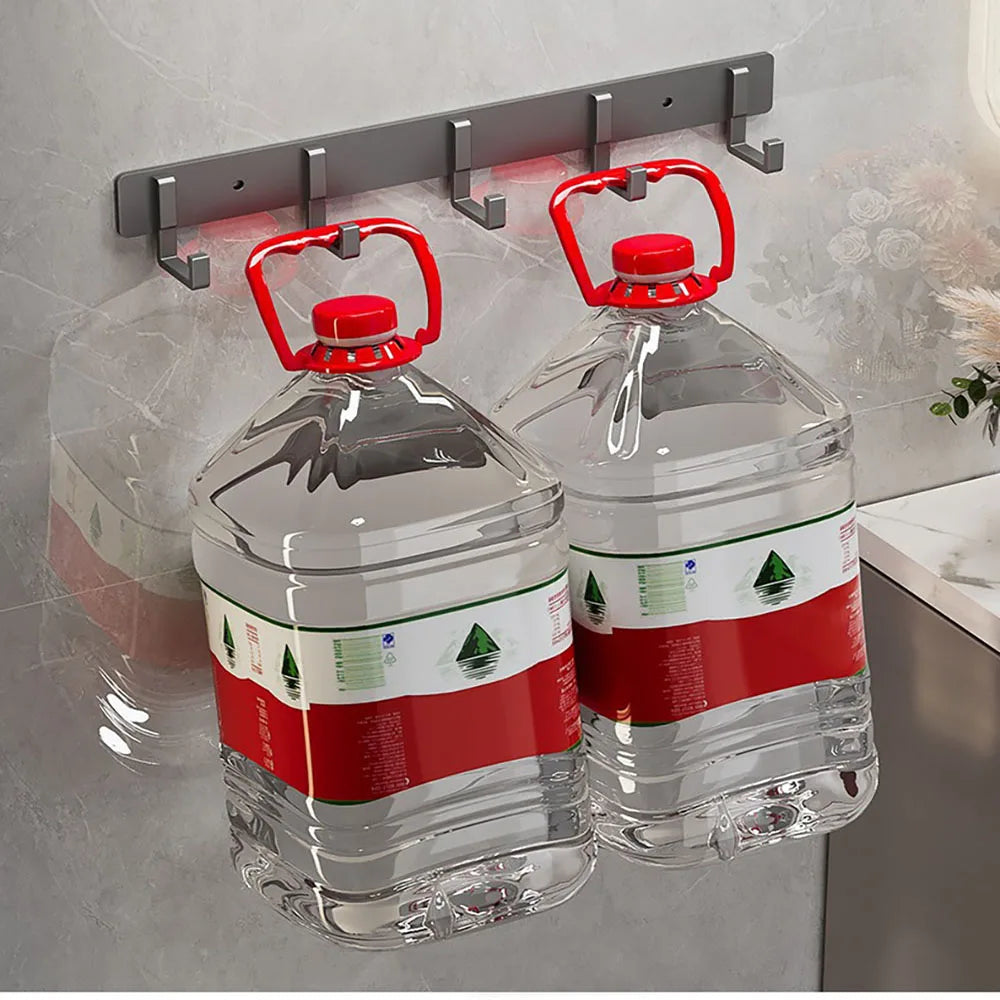 Stabile schwarze Wandgarderobe mit vielseitigen Aufhängehaken