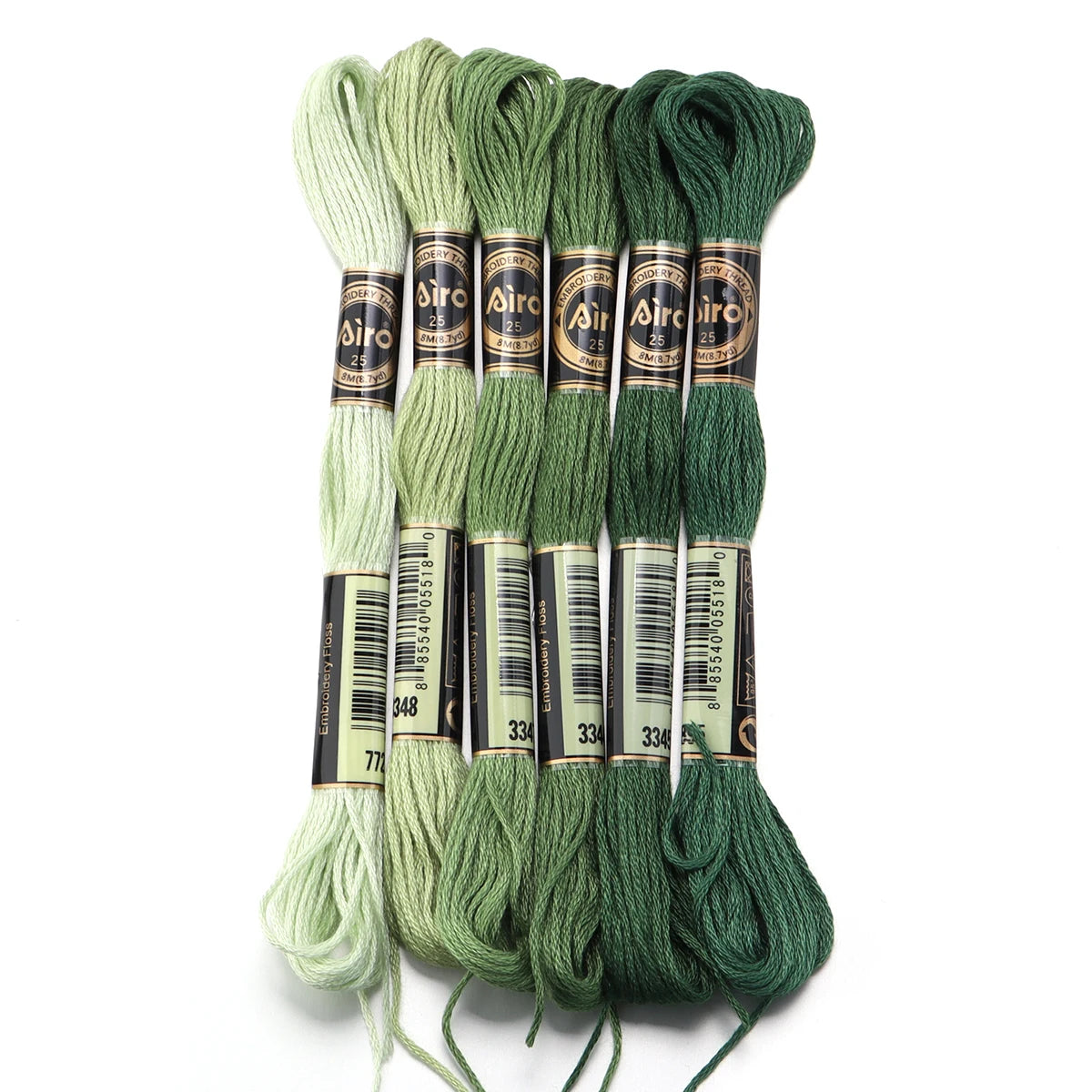 Umfangreiches Set Stickgarn für Handarbeiten mit bunten Farben