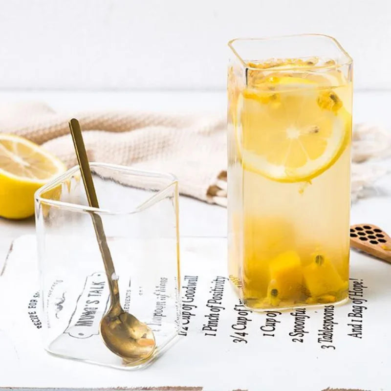 Quadratisches Borosilikatglas für stilvollen Genuss